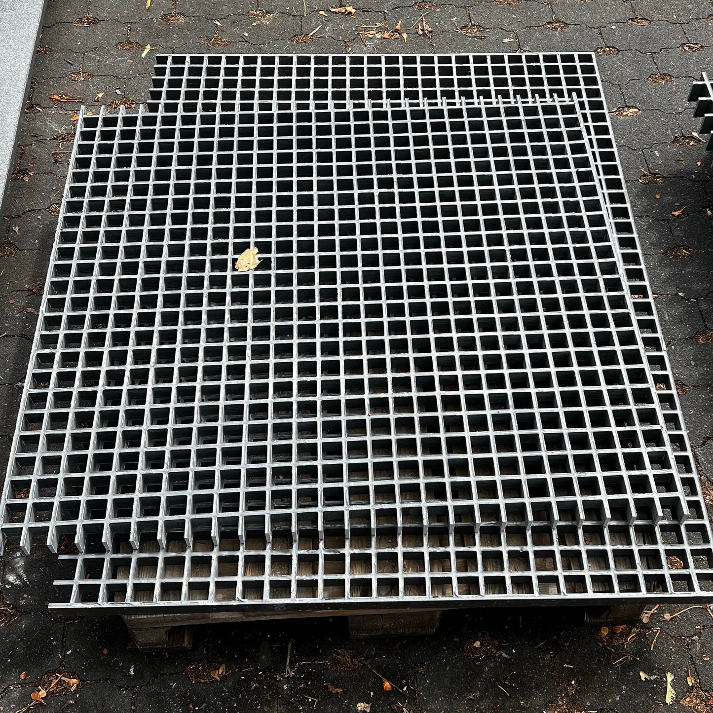 GFK-Gitterrost R1009 – ISO 30 grau 1220×950 mm | Restposten