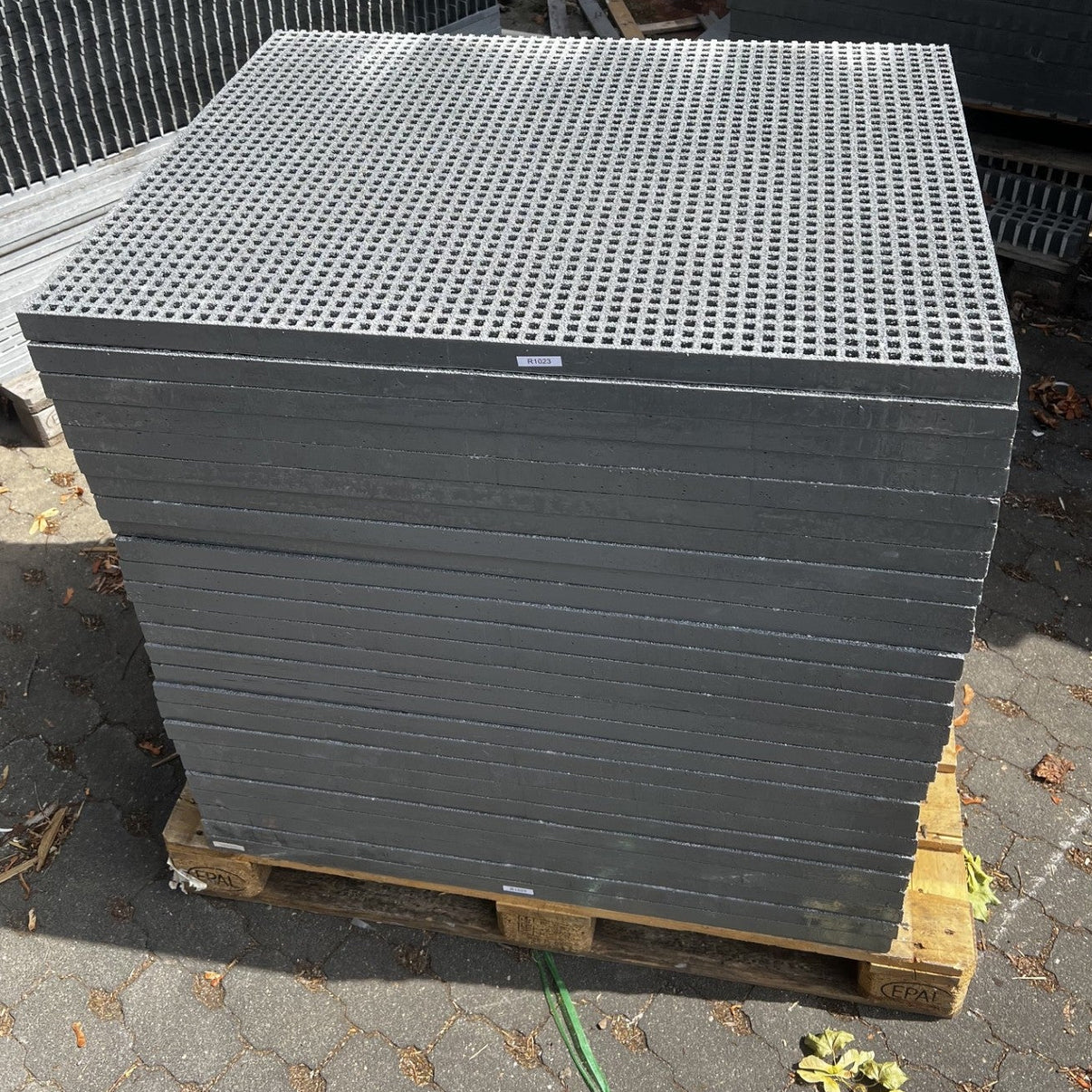 GFK-Gitterrost R1023 – ISO 38 grau 998×800 mm | Restposten