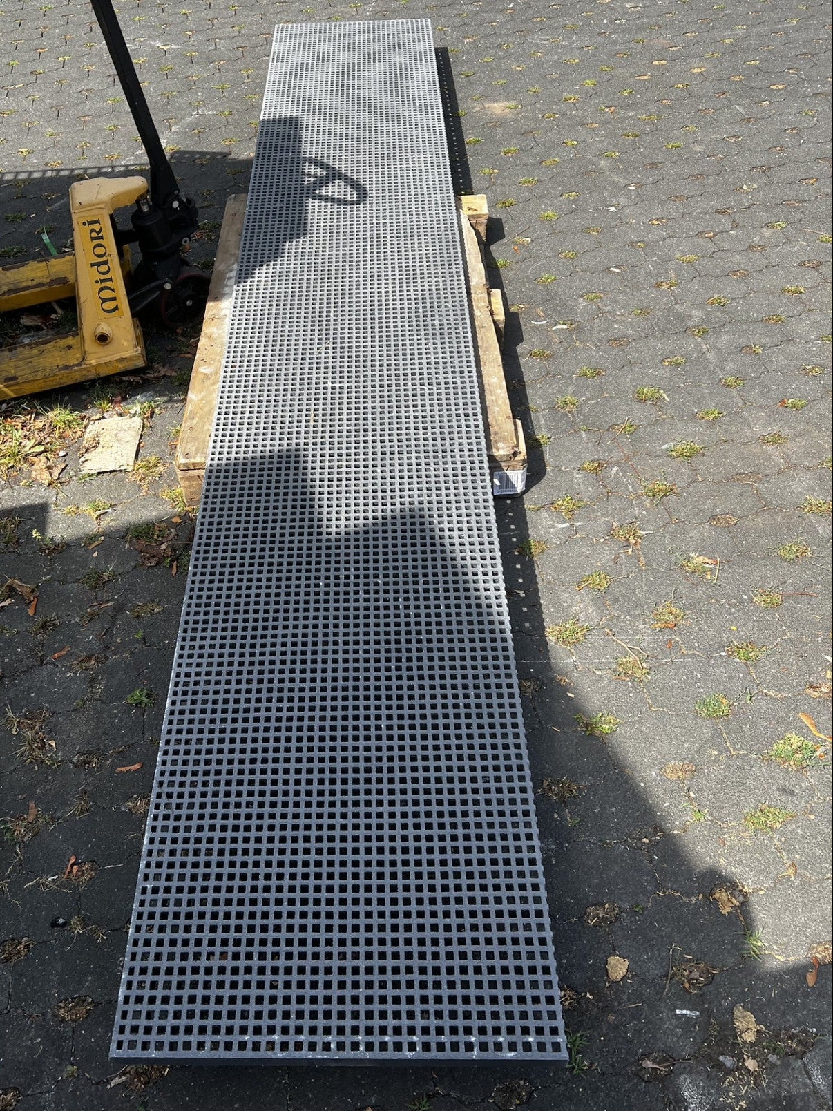 GFK-Gitterrost R1024 – ISO 38 grau 3660×617 mm | Restposten