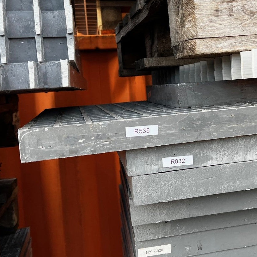 GFK-Gitterrost R535 – ISO 38 Grau 1500×590 mm | Restposten