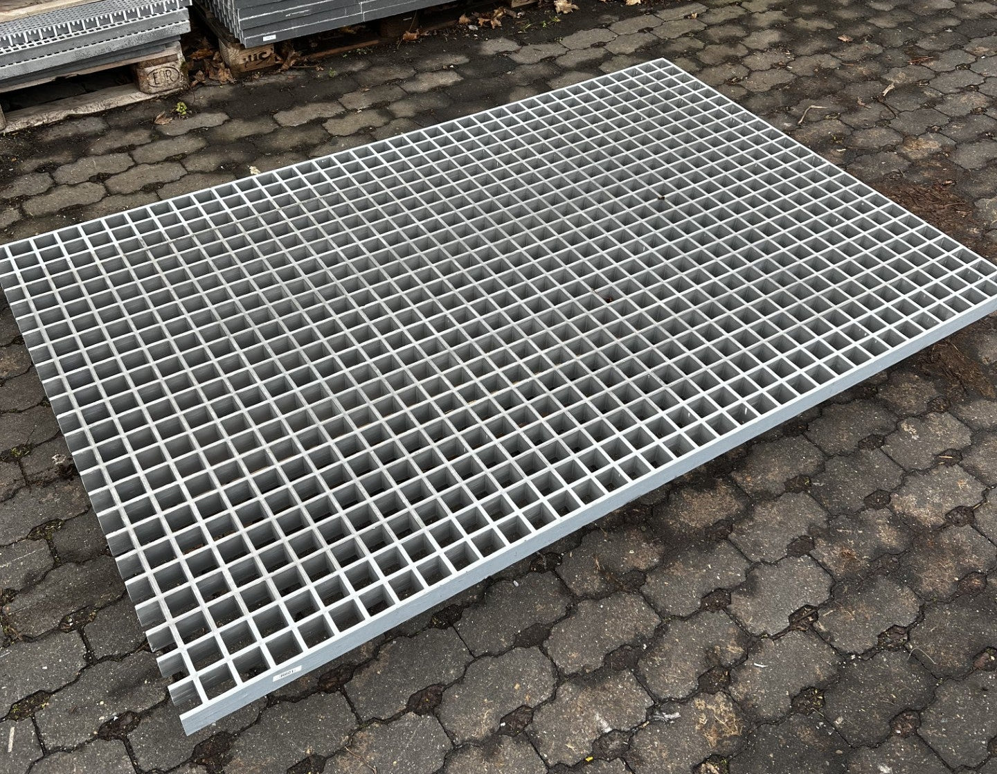 GFK-Gitterrost R601 – ISO 50 Grau 1870×1220 | Restposten