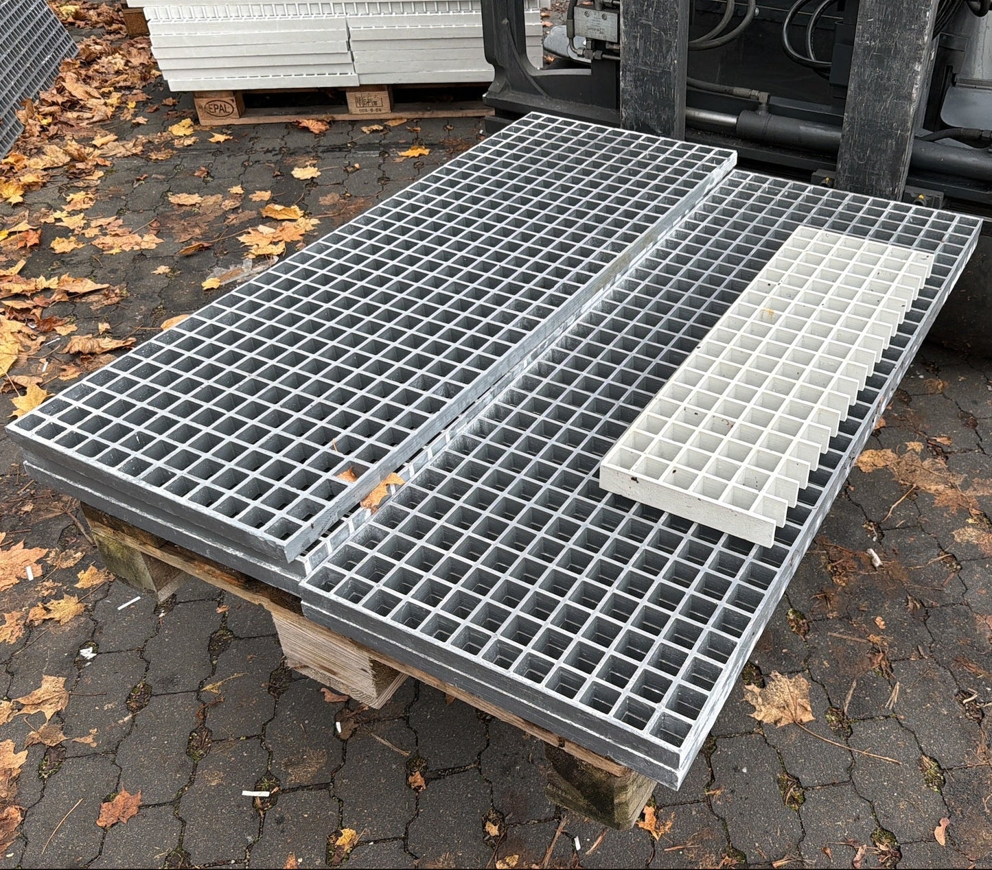 GFK-Gitterrost R817 – ISO 25 Grau 1220×460 mm | Restposten