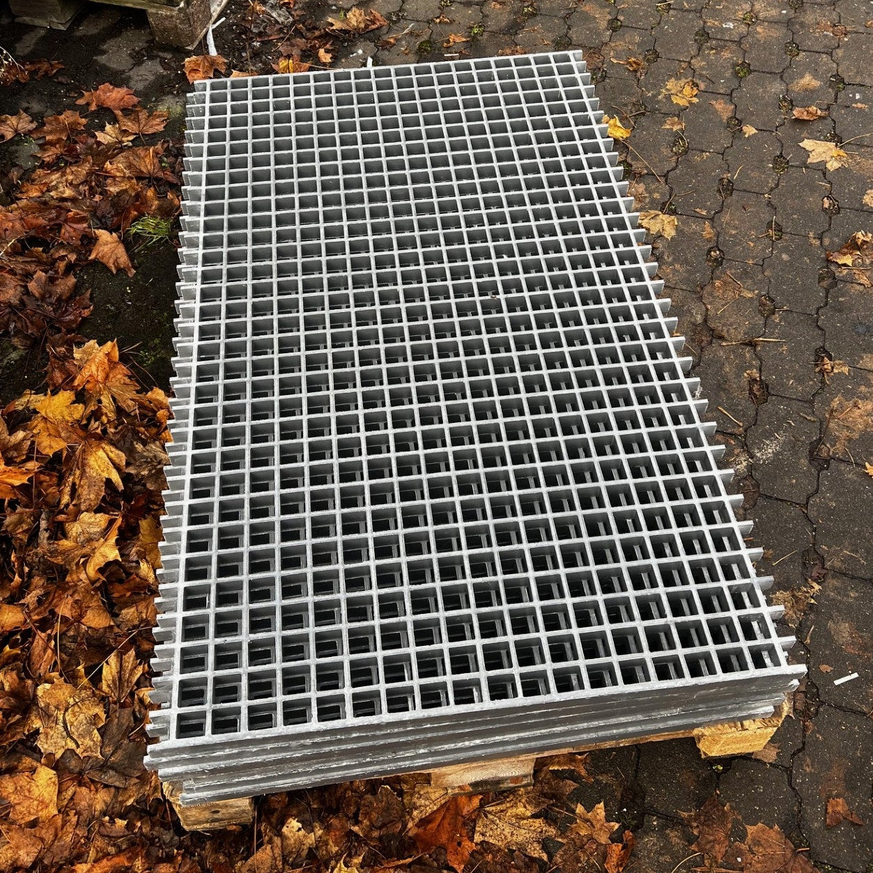 GFK-Gitterrost R865 – ISO 30 Grau 1220×735 mm | Restposten