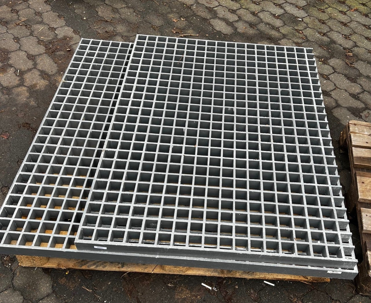 GFK-Gitterrost R897 – ISO 50 Grau 1230×910 | Restposten