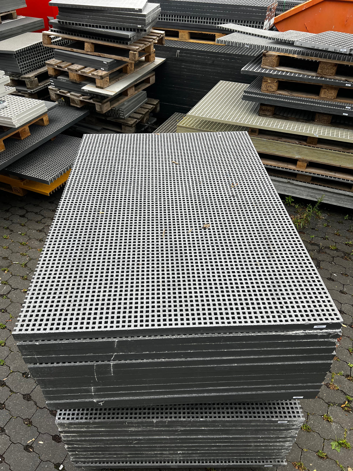 Krata GRP R977 - 38 mm szara 1525 × 1065 mm | Pozostały zapas