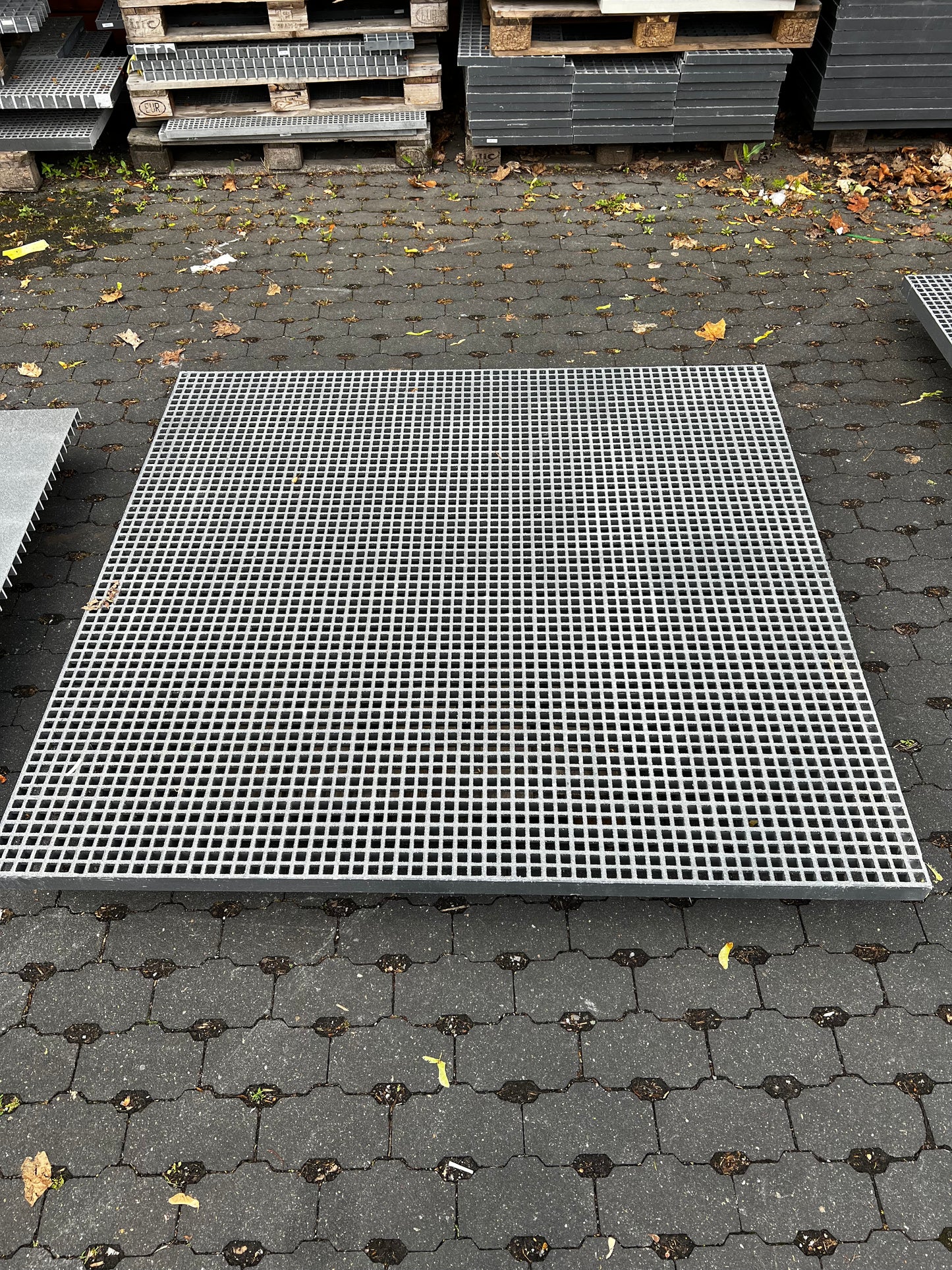 Krata GRP R980 - 50 mm szara 1610 × 1530 mm | Pozostały zapas