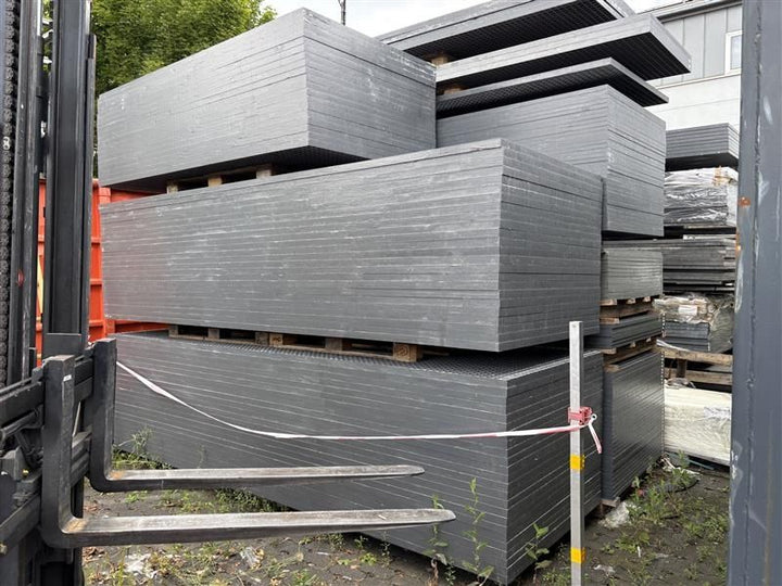 Rejilla de PRFV cerrada R973- P15 gris 3660 × 1220 mm | Existencias restantes