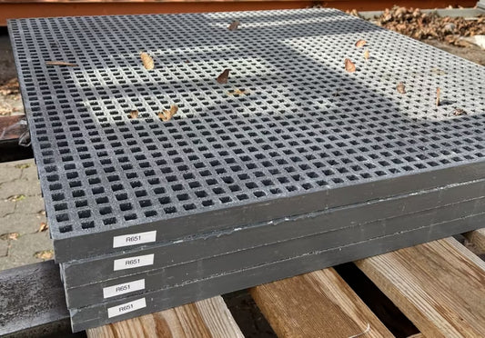 GFK-Gitterrost R651 – ISO 25 grau 800×800 mm | Restposten