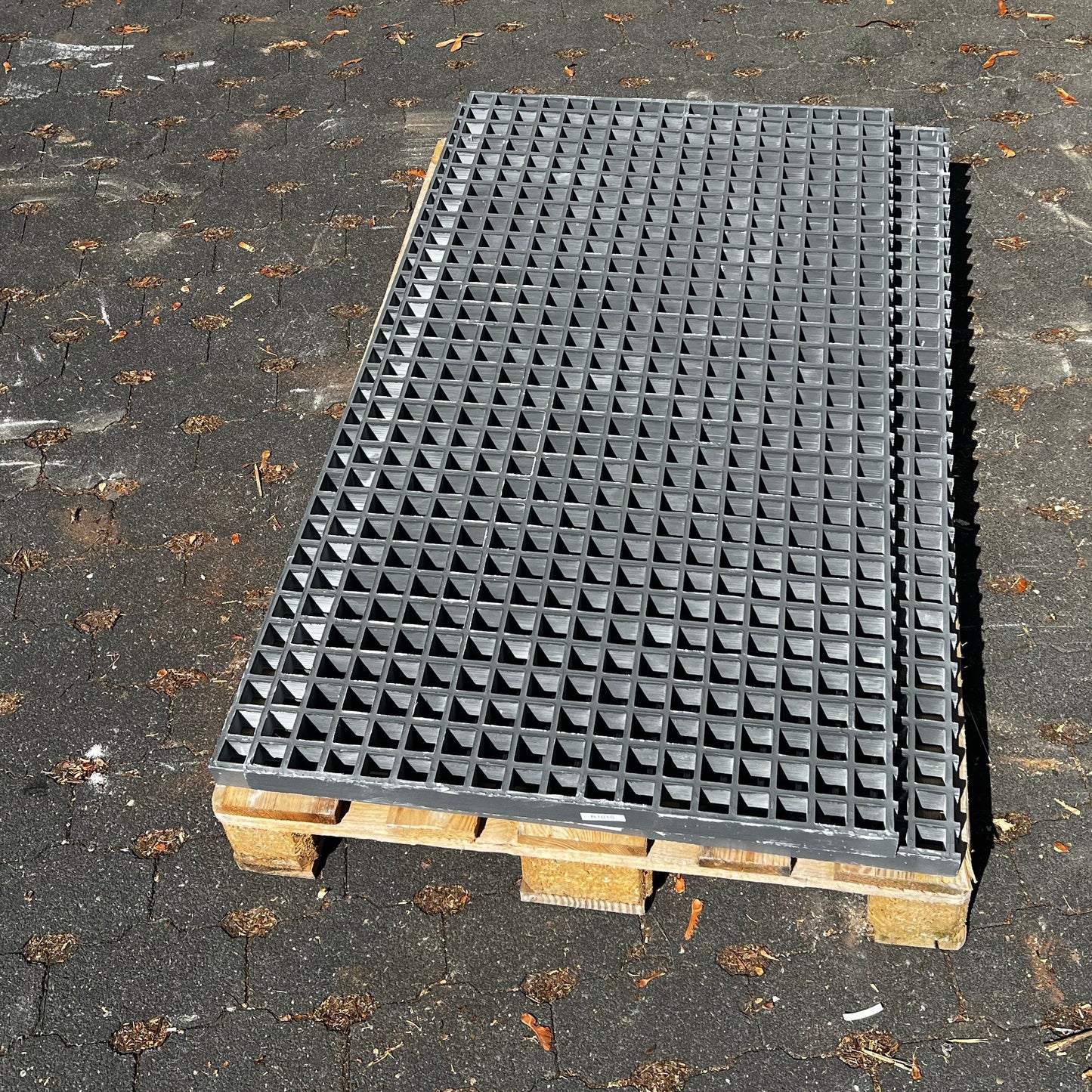 GFK-Gitterrost R1016 – ISO 38 grau 1220×660 mm | Restposten