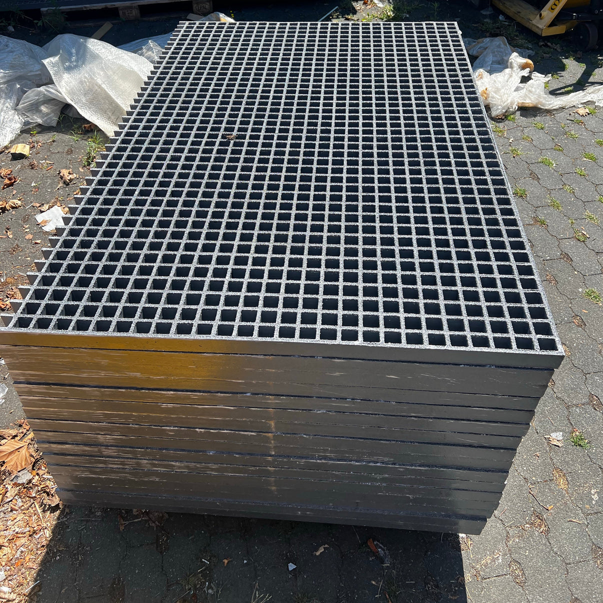GFK-Gitterrost R1025 – ISO 38 grau 1525×1020 mm | Restposten