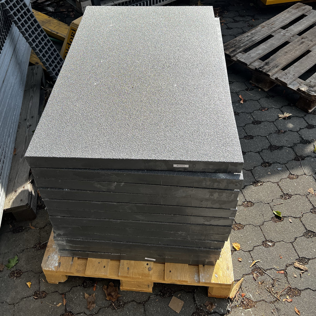 GFK-Gitterrost R1031 – P50 grau 1020×660 mm | Restposten