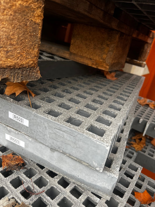 GFK-Gitterrost R503 – ISO 50 Grau 660×470 mm | Restposten (Schwerlast)