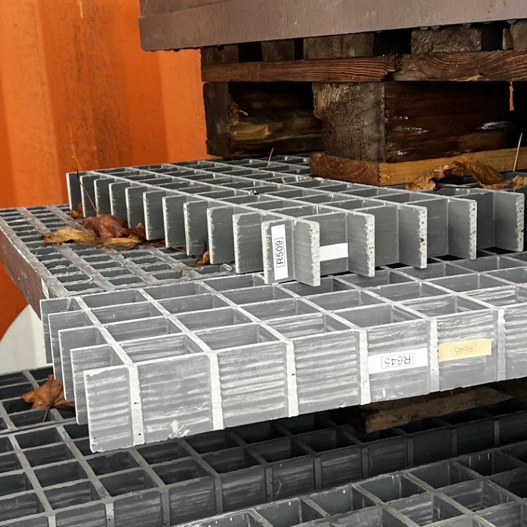 GFK-Gitterrost R509 – ISO 50 Grau 1400×550 mm | Restposten