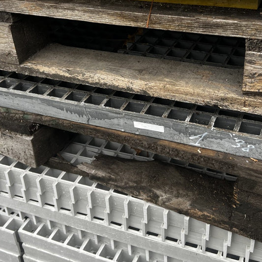 GFK-Gitterrost R522 – ISO 38 Grau 800×370 mm | Restposten