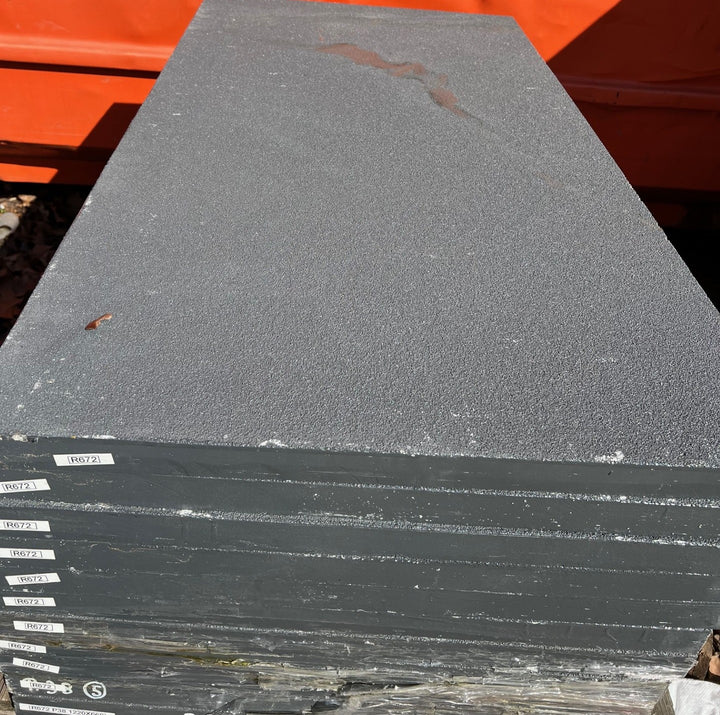 R672 Platte P38 1220×660 grau besandet