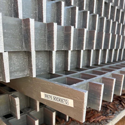 GFK-Gitterrost R676 – ISO50 Grau 900×870 mm | Restposten