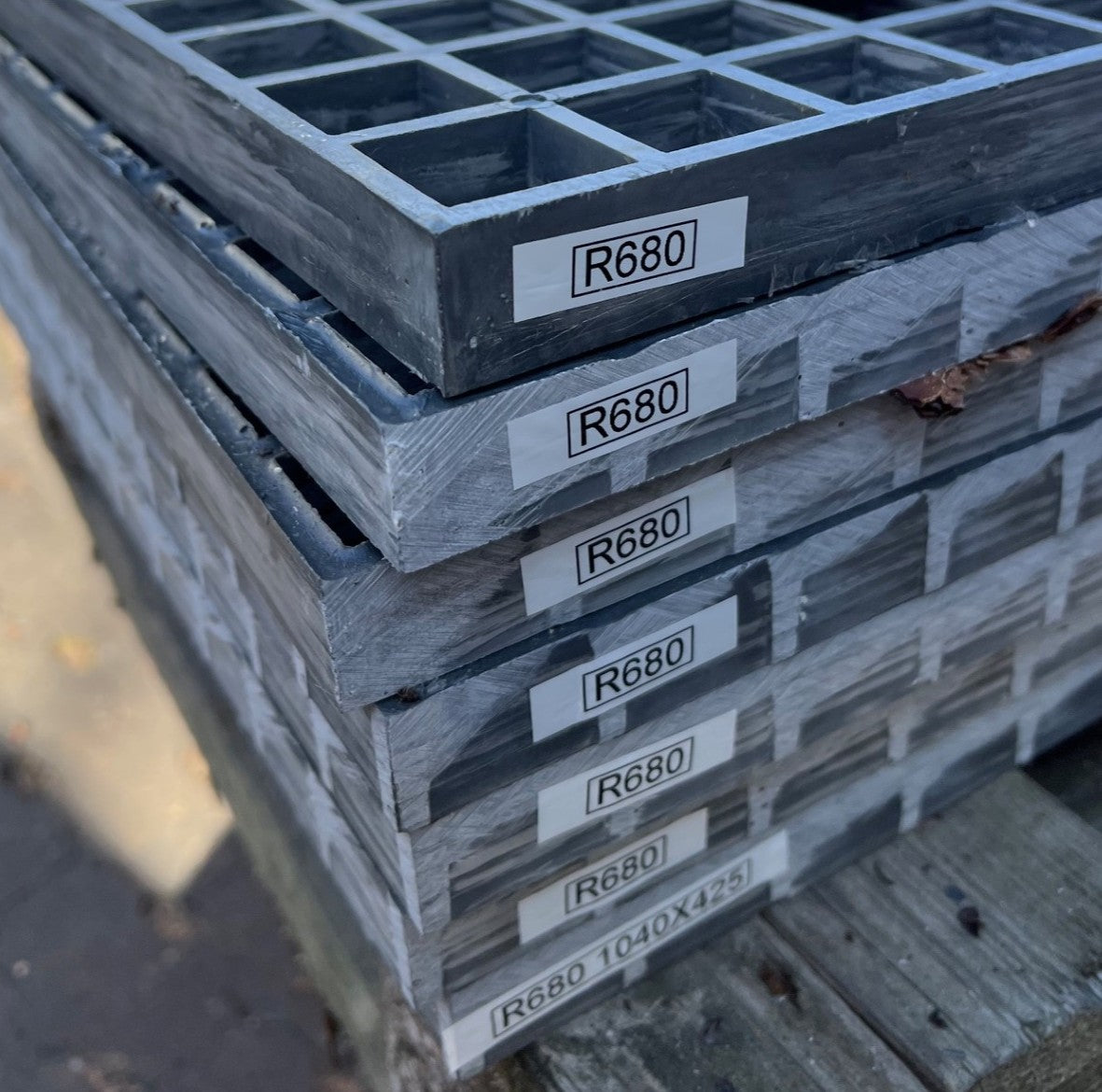 GFK-Gitterrost R680 – ISO 25 Grau 1040×425 mm | Restposten