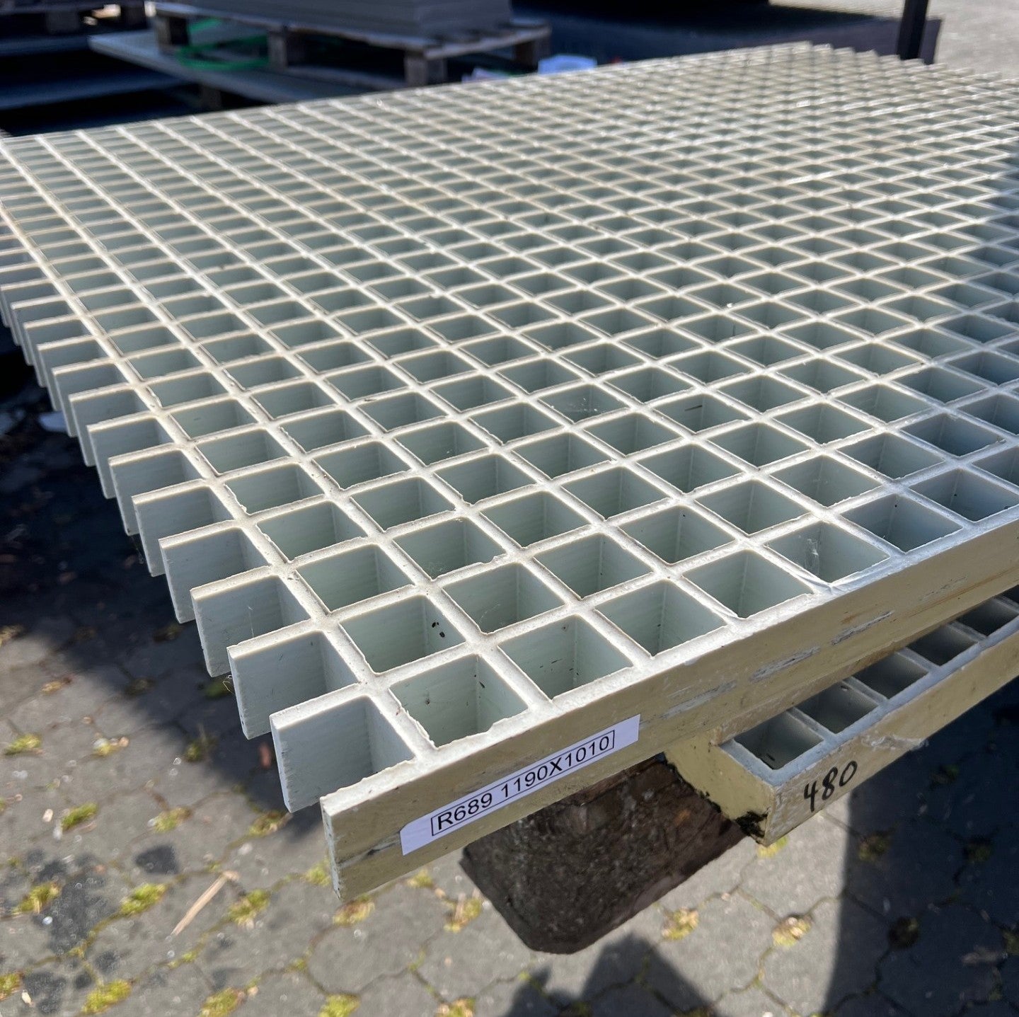 GFK-Gitterrost R689 – ISO 38 Weiß 1190×1010 mm | Restposten