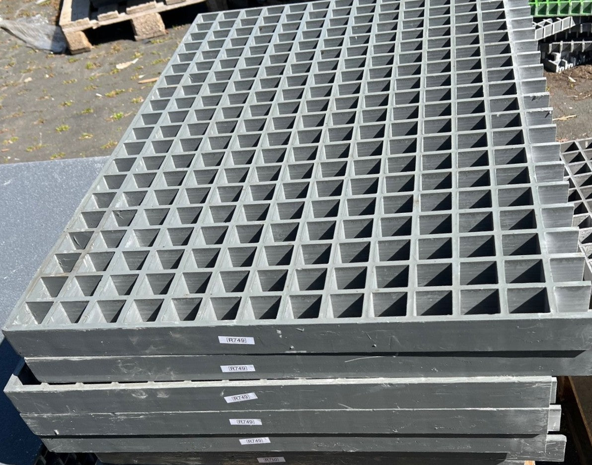 GFK-Gitterrost R749 – ISO 50 Grau 1220×710 | Restposten