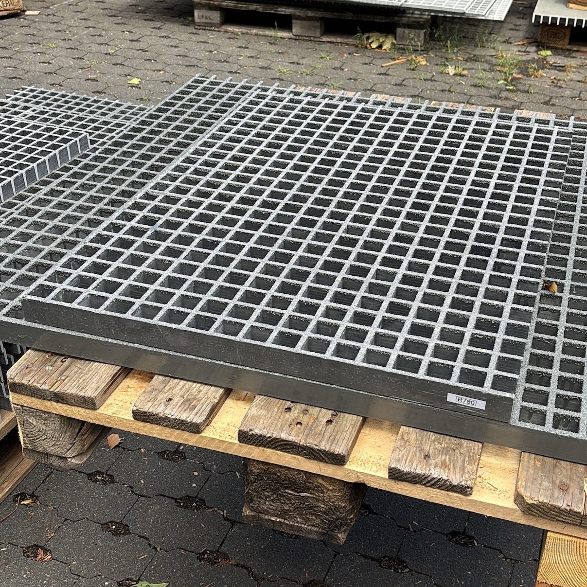 GFK-Gitterrost R780 – ISO 38 Grau 860×640 mm | Restposten