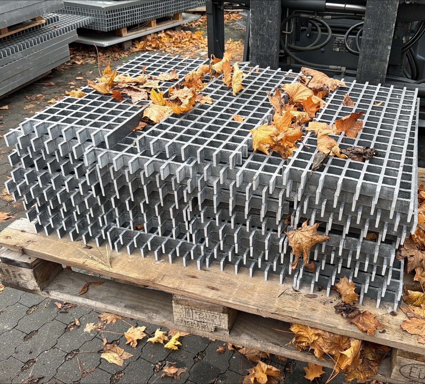 GFK-Gitterrost R819 – ISO 30 Grau 630×240 mm | Restposten