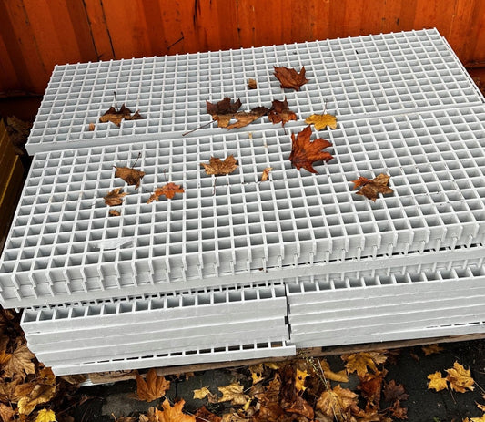 GFK-Gitterrost R840 – ISO38 Weiß 1340×470 mm | Restposten