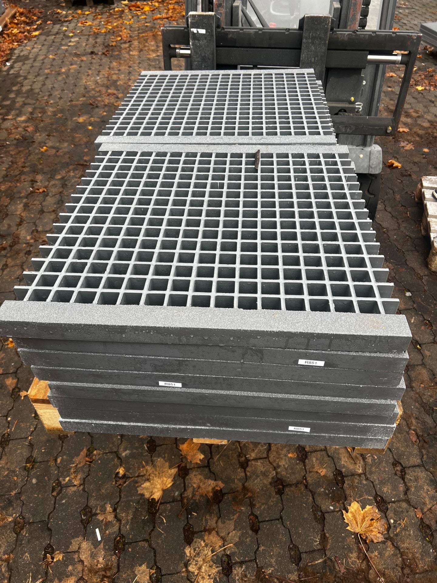 GFK-Gitterrost R851 – ISO 38 Grau 650×635 mm | Restposten