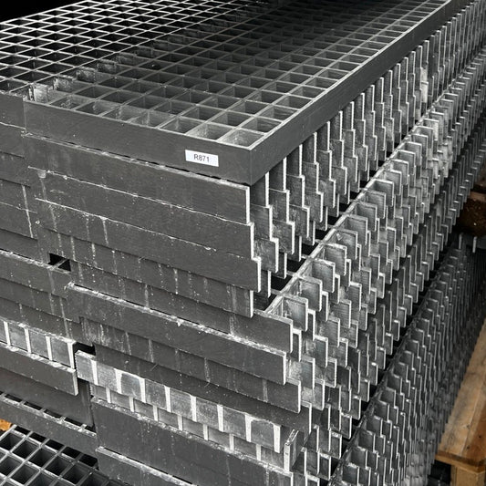GFK-Gitterrost R871 – ISO 38 Grau 3050×300 mm | Restposten