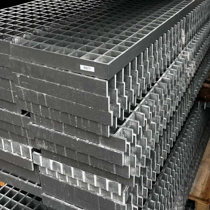 R871 Rost ISO38 3050×300 gr 38×38 konk