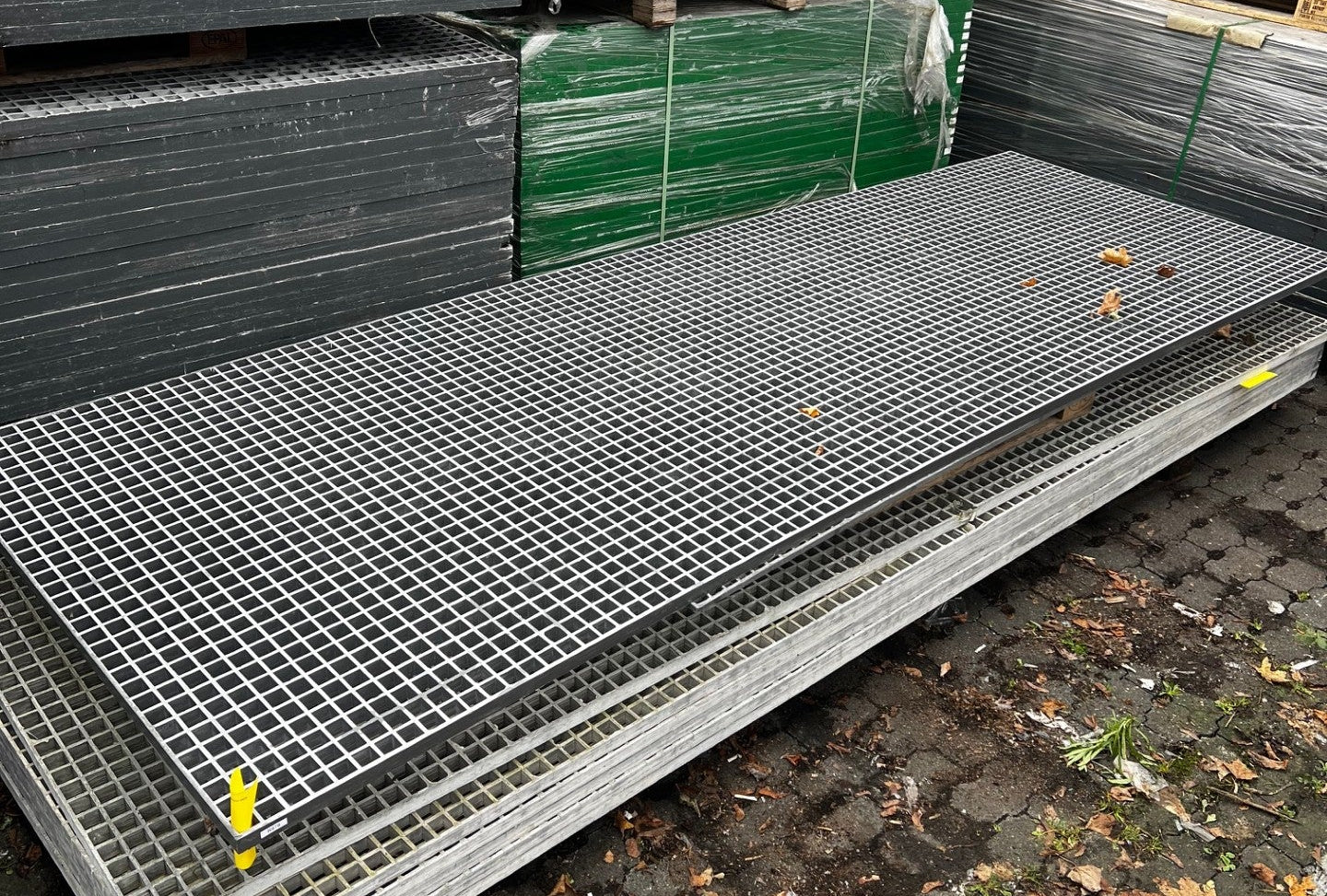 GFK-Gitterrost R878 – ISO 38 Grau 3660×1220 mm | Restposten