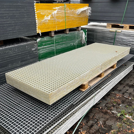 GFK-Gitterrost R879 – ISO 13 Weiß 2670×920 mm | Restposten