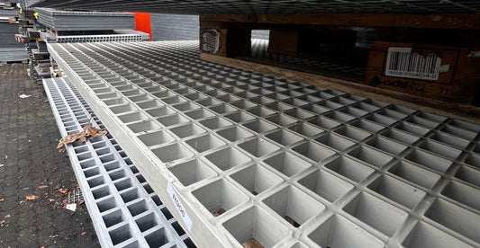 Griglia in PRFV R906 - ISO 30 Bianco 2420×1220 | Scorte rimanenti