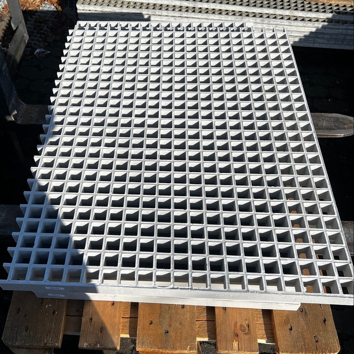 Krata GRP R924 - ISO 38 biała 945×745 mm | Pozostały zapas