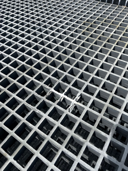 GFK-Gitterrost R957 – 30 mm grau 4000 × 1500 mm | Restposten
