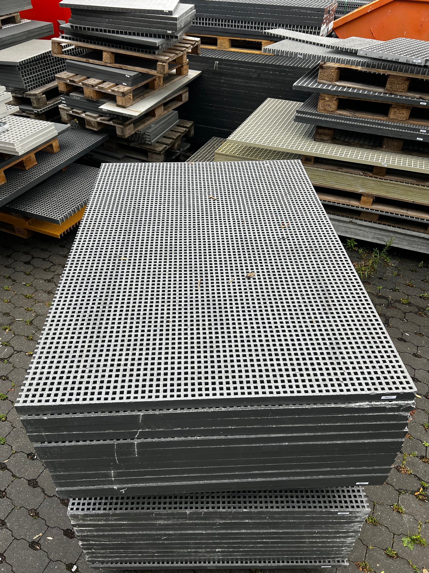 Krata GRP R977 - 38 mm szara 1525 × 1065 mm | Pozostały zapas
