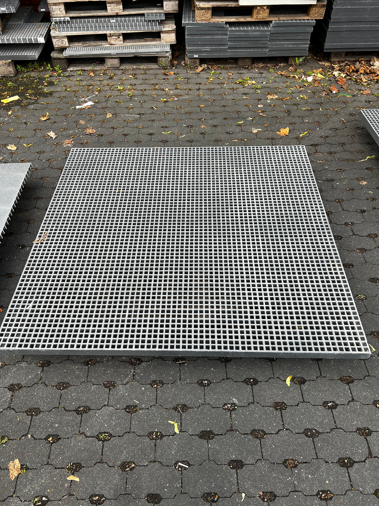 Krata GRP R980 - 50 mm szara 1610 × 1530 mm | Pozostały zapas